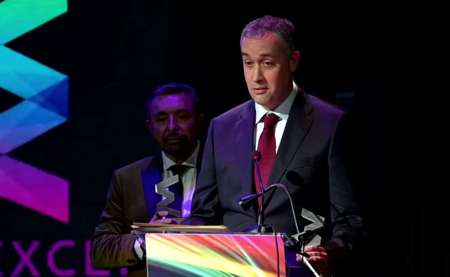 Carlos Yáñez, profesor de SocraTech recoge dos Premios Excelencia Educativa 2025