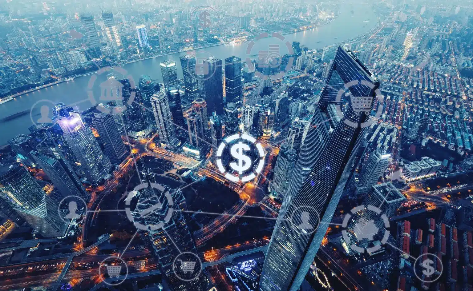 Vista aérea de una ciudad con rascacielos iluminados y símbolos digitales de dinero y banca superpuestos, representando la transformación por la IA en la banca